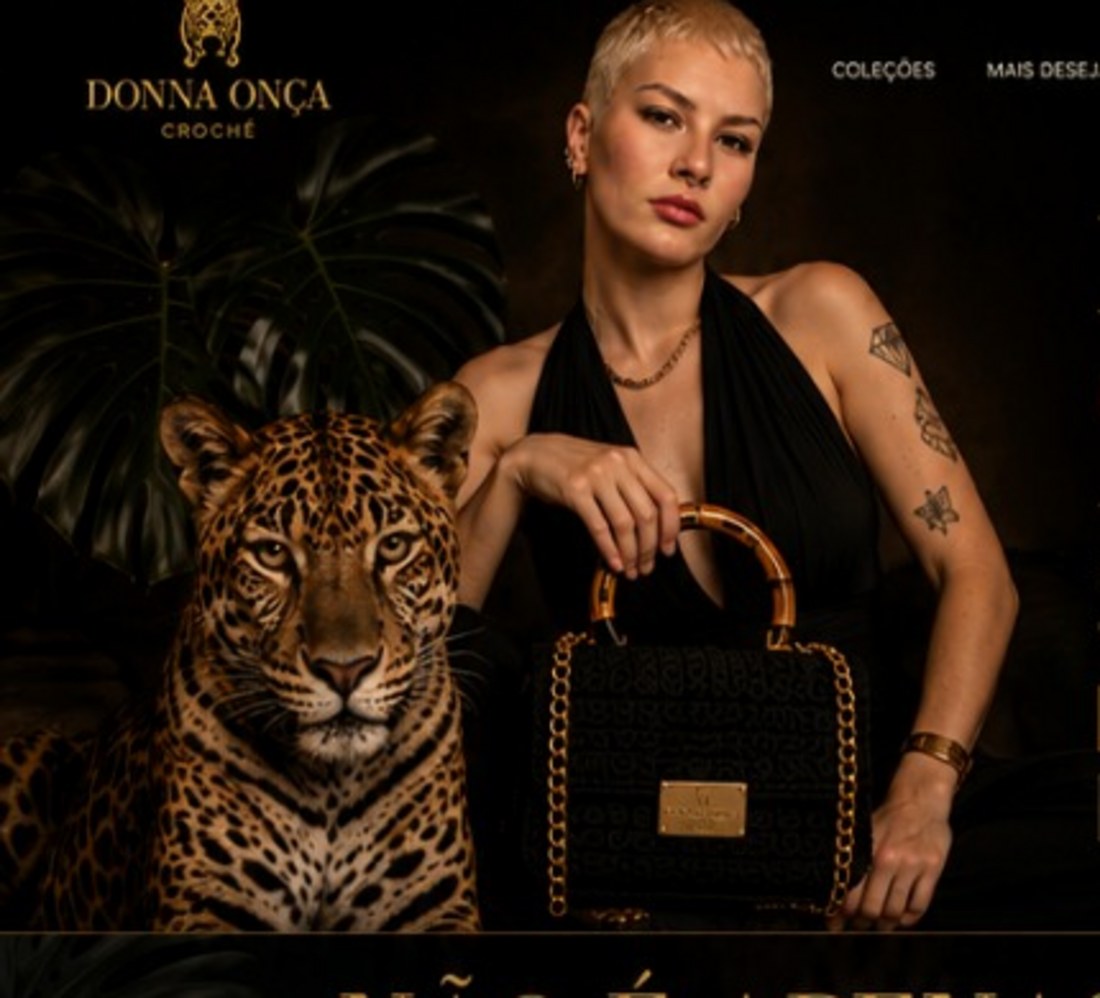 Editorial DONNA ONÇA com bolsa preta artesanal